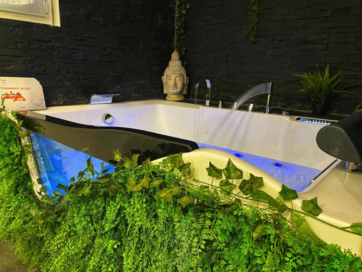 Suite Jacuzzi Privatif Plage Des Catalans Marseille Eksteriør bilde