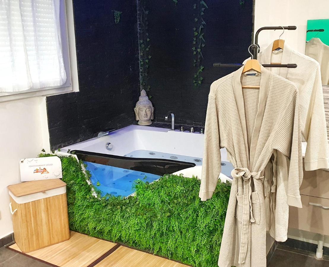 Suite Jacuzzi Privatif Plage Des Catalans Marseille Eksteriør bilde