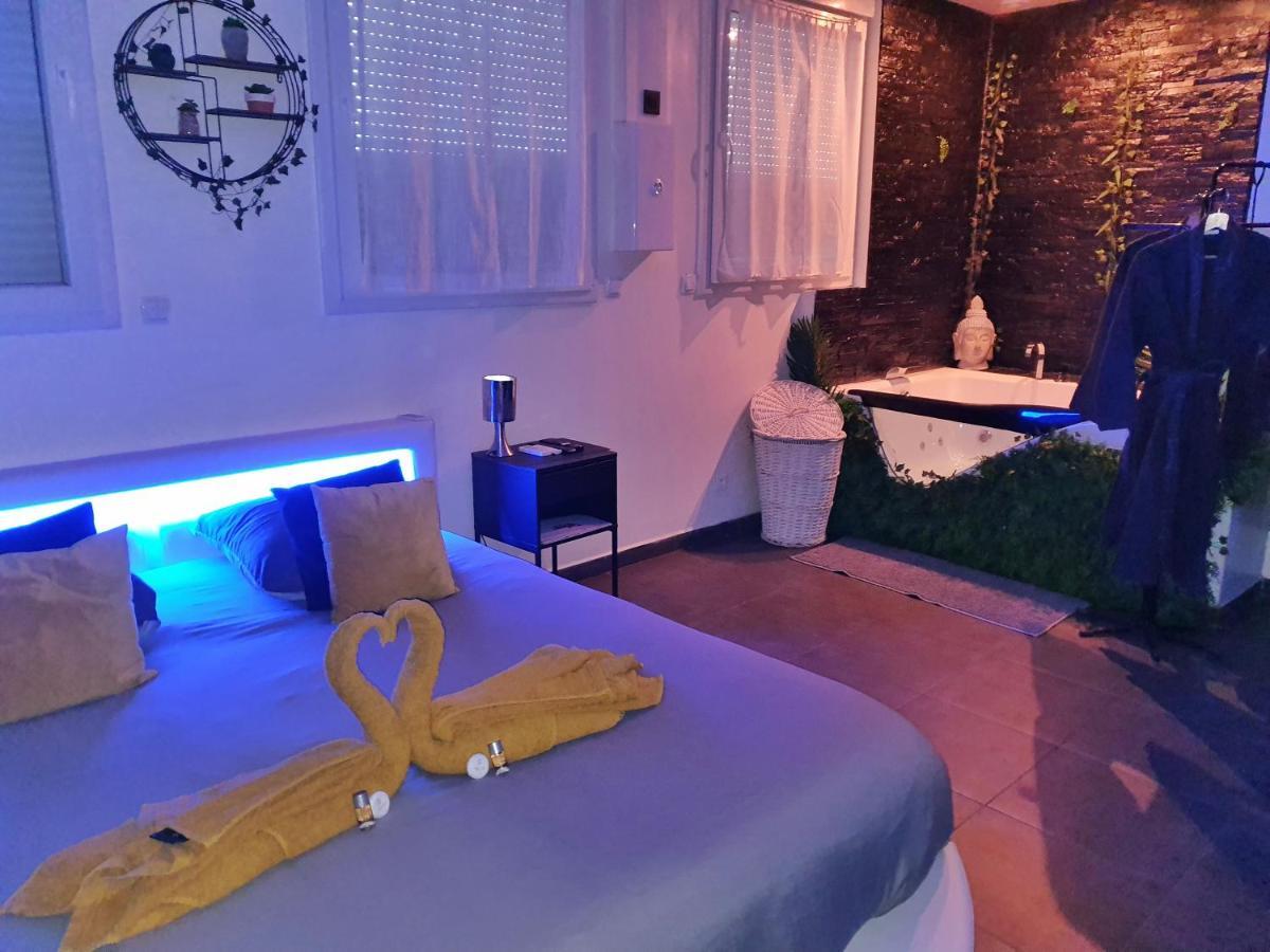 Suite Jacuzzi Privatif Plage Des Catalans Marseille Eksteriør bilde